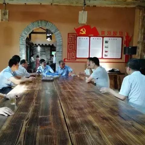 法律法规体系中的组成部分，地方性法规的角色与影响